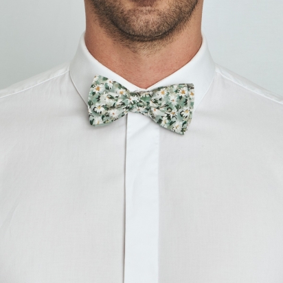 Liberty Green Marguerite Bow Tie