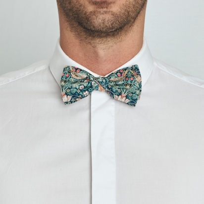 Liberty Green Strawberry Thief Bow Tie