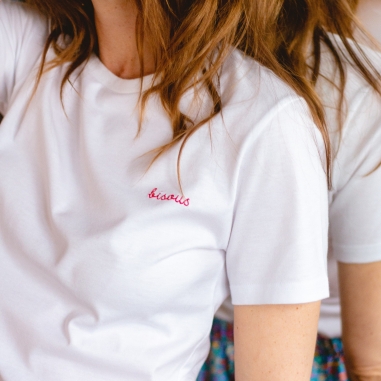 Embroidered T-shirt Bisous
